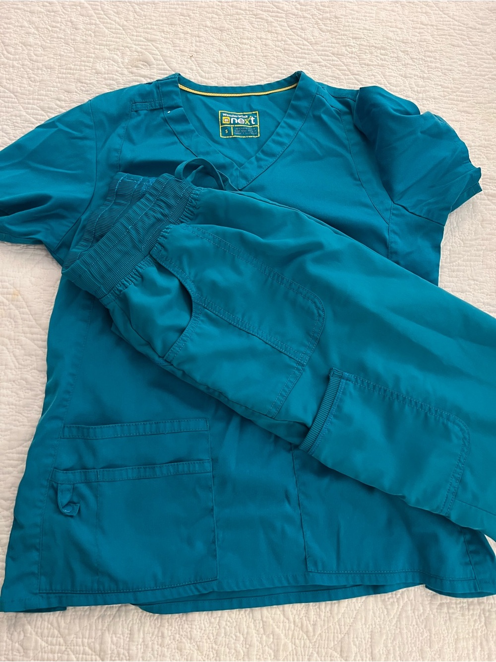 WonderWink Teal V-Neck Scrub set